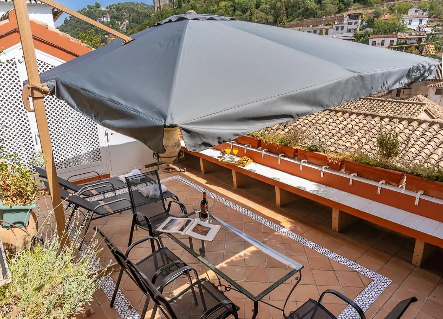 Adanar-Apartamentos Muralla Ziri Granada Apartment