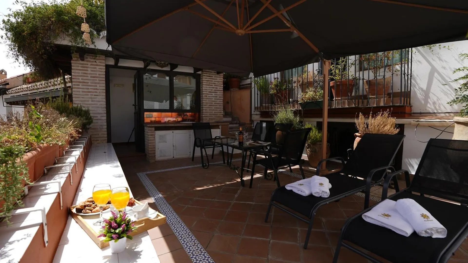 Adanar-Apartamentos Muralla Ziri Granada